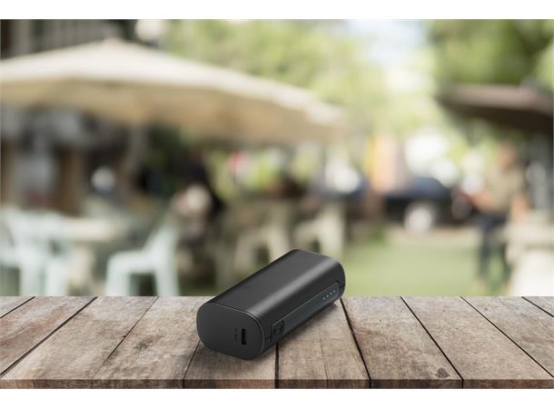Battery Charger 5000 Black Extra compact portable charger